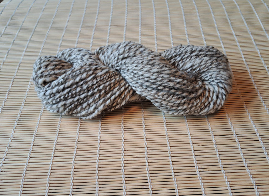 Quartz - tones of grey / lightest grey