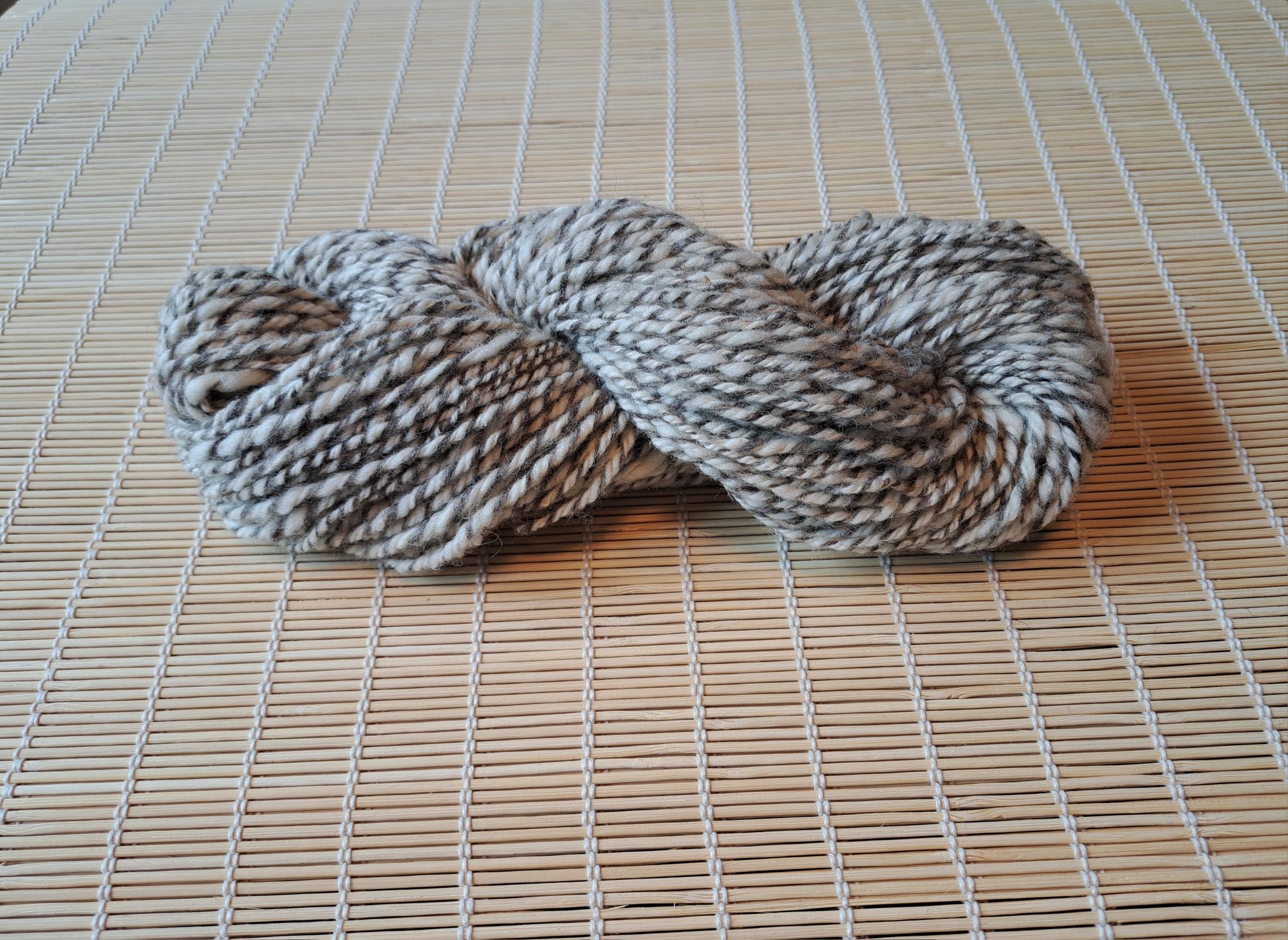 Quartz - tones of grey / lightest grey