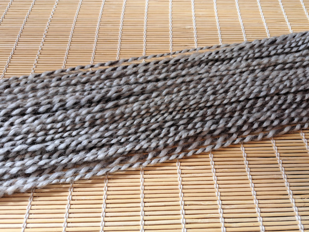 Quartz - tones of grey / lightest grey