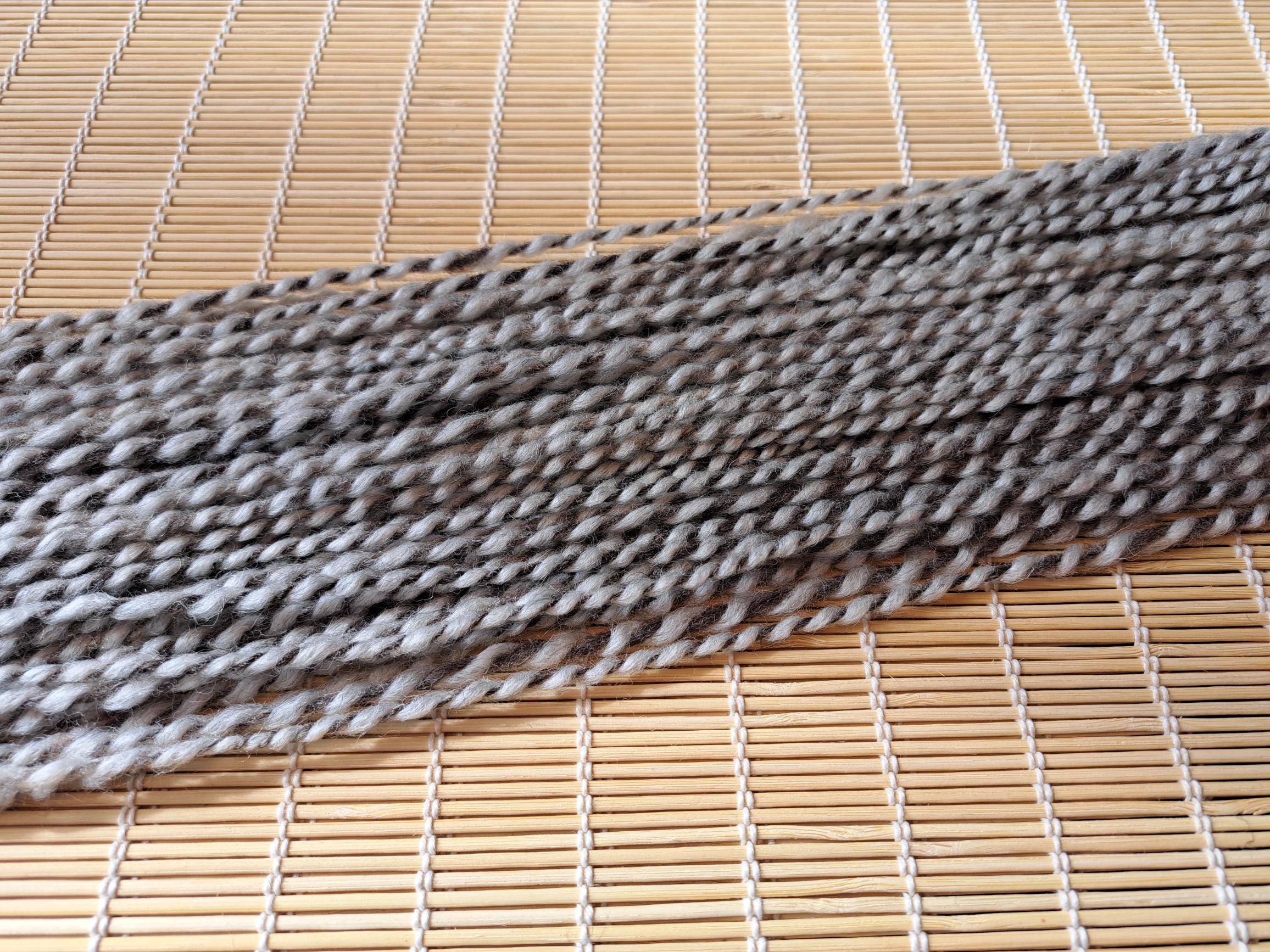 Quartz - tones of grey / lightest grey